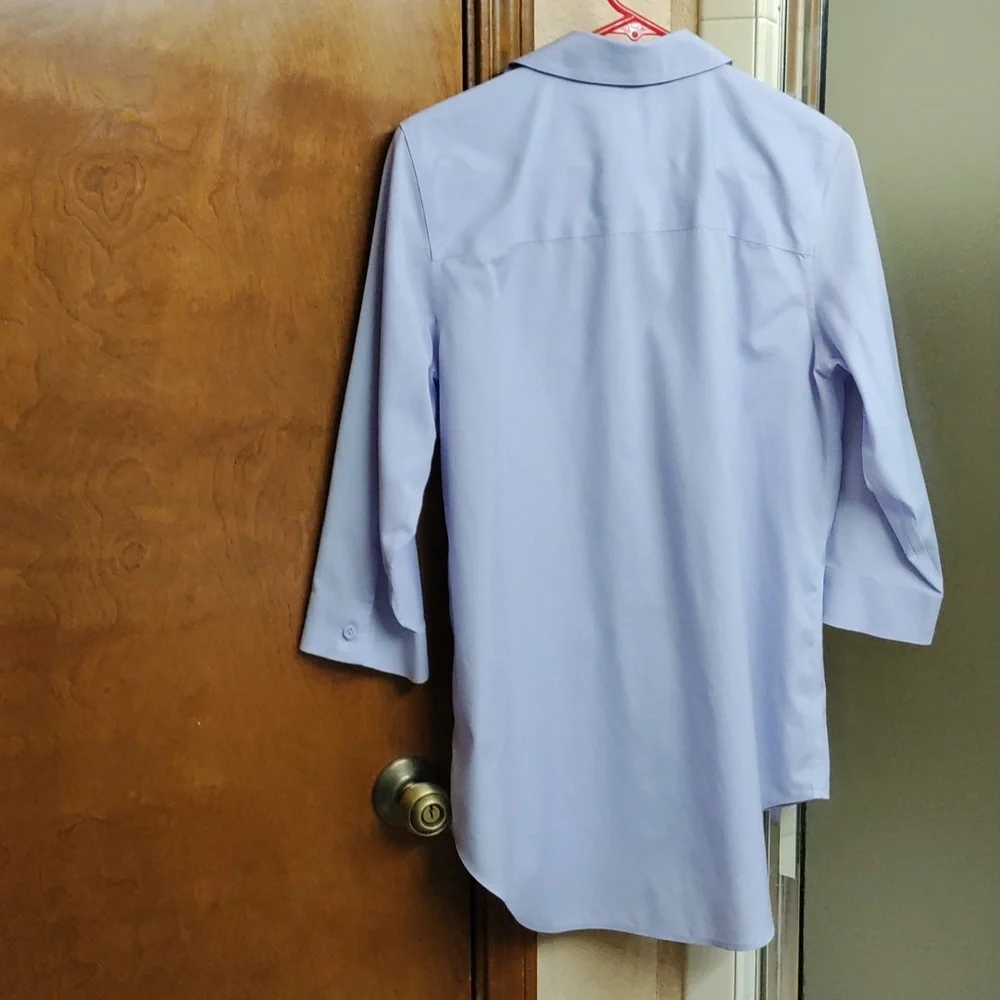 💥 5/$10💥 🪻CHICO'S Button Down Blouse - Picture 3 of 7
